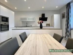 Pronájem bytu 3+kk, Praha - Střešovice, U střešovických hřišť, 95 m2