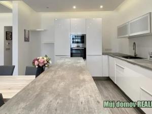 Pronájem bytu 3+kk, Praha - Střešovice, U střešovických hřišť, 95 m2