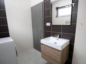Prodej rodinného domu, Zlín, Karmínová, 120 m2