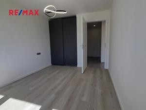 Pronájem bytu 2+kk, Praha - Karlín, Nekvasilova, 40 m2