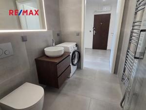 Pronájem bytu 2+kk, Praha - Karlín, Nekvasilova, 40 m2