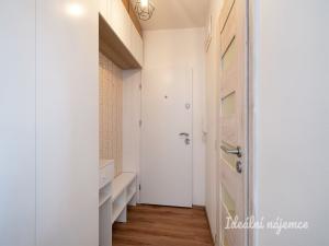 Pronájem bytu 2+kk, Praha - Troja, U Pentlovky, 38 m2
