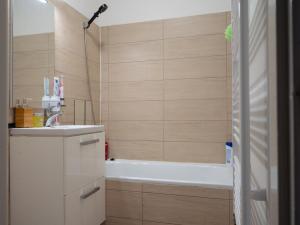 Prodej bytu 2+1, Ostrava - Poruba, Nálepkovo náměstí, 61 m2