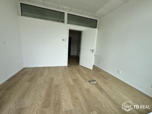 Pronájem kanceláře, Brno, třída Generála Píky, 49 m2