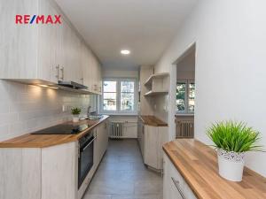 Pronájem bytu 3+1, Praha - Zbraslav, Nezvalova, 56 m2