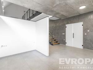 Pronájem rodinného domu, Praha, 241 m2