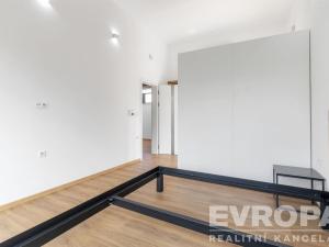 Pronájem rodinného domu, Praha, 241 m2