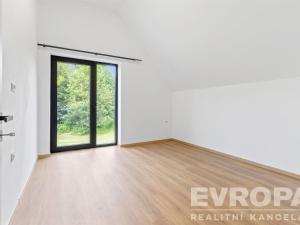 Pronájem rodinného domu, Praha, 241 m2