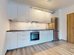 Prodej bytu 2+kk, Jince, Zborovská, 45 m2