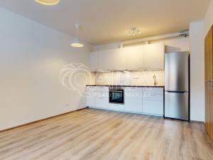 Prodej bytu 2+kk, Jince, Zborovská, 45 m2