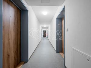 Prodej bytu 2+kk, Jince, Zborovská, 45 m2