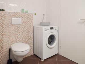 Pronájem bytu 1+kk, Praha - Zličín, Sazovická, 36 m2