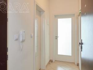 Pronájem bytu 1+kk, Praha - Zličín, Sazovická, 36 m2