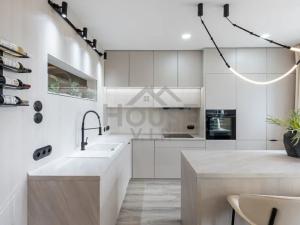 Prodej bytu 1+kk, Praha - Újezd nad Lesy, Velebného, 39 m2