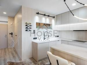 Prodej bytu 1+kk, Praha - Újezd nad Lesy, Velebného, 39 m2