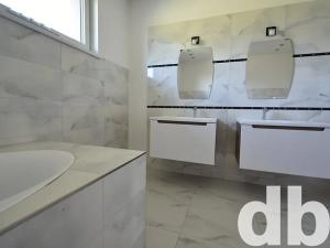 Prodej vícegeneračního domu, Otovice, Na Louce, 260 m2