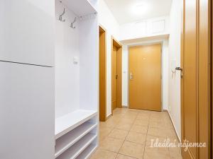 Pronájem bytu 3+kk, Praha - Krč, U krčského nádraží, 69 m2