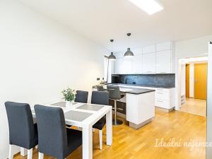 Pronájem bytu 3+kk, Praha - Krč, U krčského nádraží, 69 m2