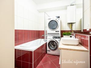 Pronájem bytu 3+kk, Praha - Krč, U krčského nádraží, 69 m2