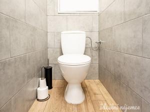 Pronájem bytu 1+kk, Praha - Malešice, Počernická, 24 m2