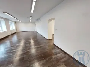 Pronájem obchodního prostoru, Krnov - Pod Bezručovým vrchem, Nádražní, 116 m2