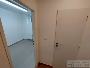 Pronájem obchodního prostoru, Krnov - Pod Bezručovým vrchem, Nádražní, 116 m2