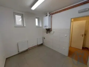 Pronájem obchodního prostoru, Krnov - Pod Bezručovým vrchem, Nádražní, 116 m2