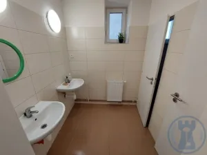 Pronájem obchodního prostoru, Krnov - Pod Bezručovým vrchem, Nádražní, 116 m2