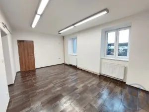 Pronájem obchodního prostoru, Krnov - Pod Bezručovým vrchem, Nádražní, 116 m2