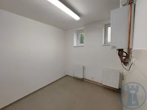 Pronájem obchodního prostoru, Krnov - Pod Bezručovým vrchem, Nádražní, 116 m2