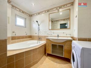 Pronájem bytu 2+1, Karlovy Vary, Západní, 52 m2