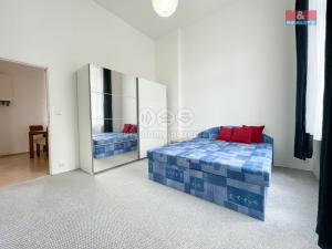 Pronájem bytu 2+1, Karlovy Vary, Západní, 52 m2