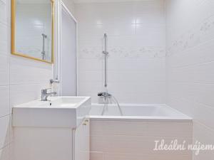 Pronájem bytu 2+1, Brno, Teyschlova, 60 m2