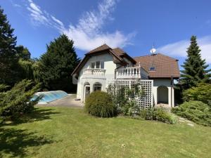 Prodej rodinného domu, Ořech, 222 m2