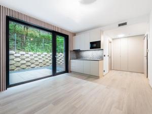 Pronájem bytu 1+kk, Praha - Hlubočepy, Hlubočepská, 27 m2