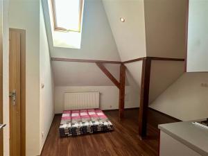 Pronájem bytu 2+kk, Cheb, Karlova, 41 m2