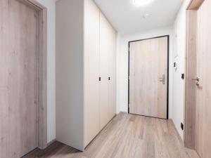 Pronájem bytu 2+kk, Praha - Hlubočepy, Na Zlíchově, 53 m2