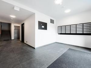 Pronájem bytu 2+kk, Praha - Hlubočepy, Na Zlíchově, 53 m2