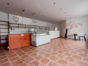 Pronájem obchodního prostoru, Pečky, Masarykovo nám., 185 m2