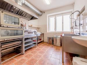 Pronájem obchodního prostoru, Pečky, Masarykovo nám., 185 m2