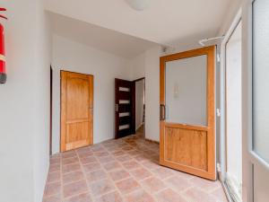 Pronájem obchodního prostoru, Pečky, Masarykovo nám., 185 m2