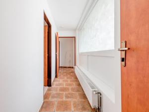 Pronájem obchodního prostoru, Pečky, Masarykovo nám., 185 m2