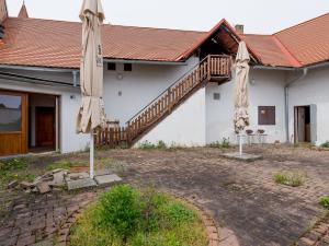 Pronájem obchodního prostoru, Pečky, Masarykovo nám., 185 m2