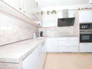 Pronájem bytu 3+1, Liberec - Liberec I-Staré Město, Vítězná, 90 m2