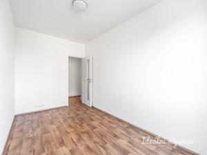 Pronájem bytu 3+1, Praha - Modřany, Petržílova, 77 m2