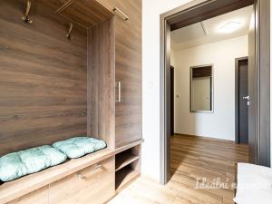 Pronájem rodinného domu, Hovorčovice, Střední, 76 m2