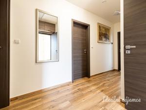 Pronájem rodinného domu, Hovorčovice, Střední, 76 m2