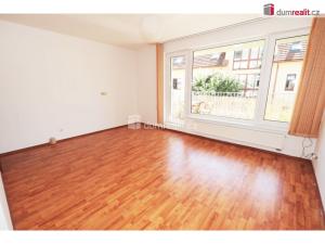 Pronájem bytu 2+kk, Praha - Kobylisy, Ke Stírce, 56 m2