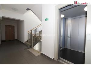 Pronájem bytu 2+kk, Praha - Kobylisy, Ke Stírce, 56 m2