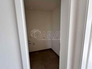Pronájem bytu 2+kk, Praha - Hloubětín, Poděbradská, 67 m2